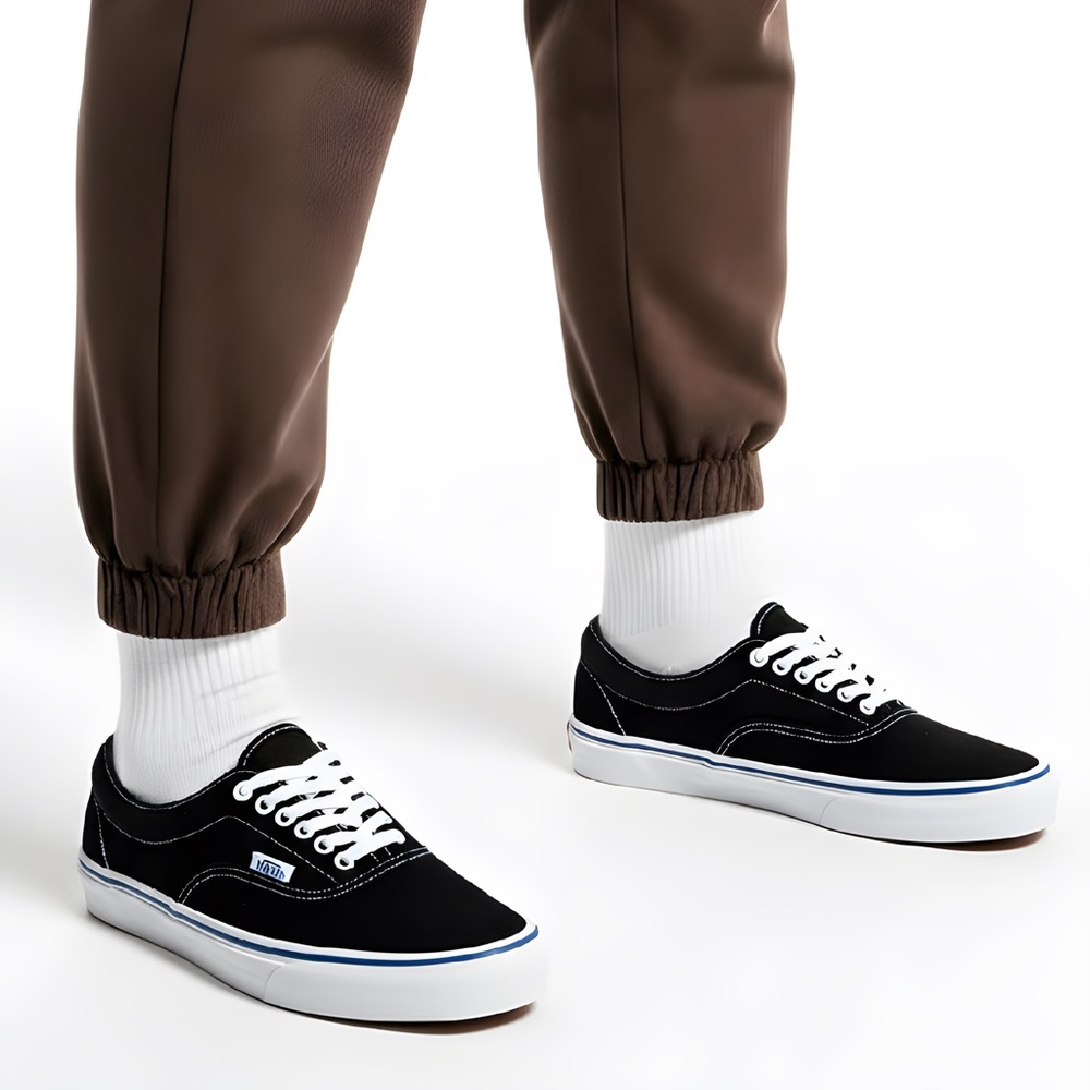 *NEW* Men’s or Women’s Van’s Era Black Canvas skater shoe’s